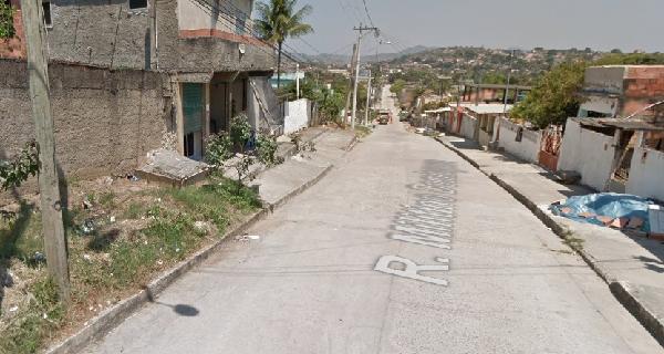 Casa em São Gonçalo, Jardim Catarina, Rua Ouro Branco, N. 1527, Cs 03 Lot 30 Qd 171-N, RJ. Área: 30.18m2