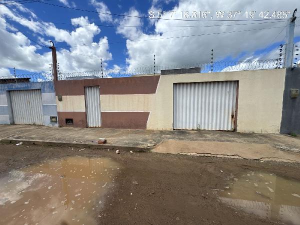 Casa em Mossoró, Santa Julia, Rua Hummer, N. 250, Lt 16 Qd 33, RN. Área: 67.82m2