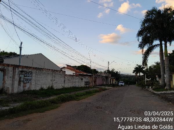 Casa em Águas Lindas de Goiás, Jardim Santa Lucia, Quadra 2, N. Sn, Cs 02 Lt 28 Rua JacarandÁ, GO. Área: 64.52m2