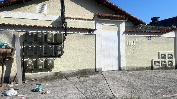Casa em São Gonçalo, Jardim Catarina, Rua Xavantes Quadra, N. 337, Cs 06, RJ. Área: 24.34m2