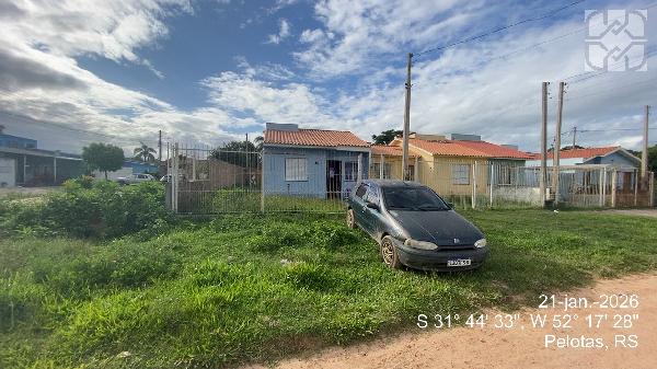 Casa em Pelotas, Areal, Rua Quatro, N. 39, Qd 05, RS. Área: 43.5m2