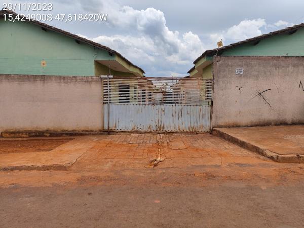 Casa em Planaltina, Setor Aeroporto (mutirao), Rua 18, N. Sn, Cs 01, Lt 32, Qd 03, GO. Área: 64.44m2