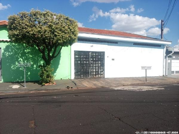 Casa em Ribeirão Preto, Adelino Simioni, Rua Carolina Tiezi Strambi, N. 106,, SP. Área: 174.97m2