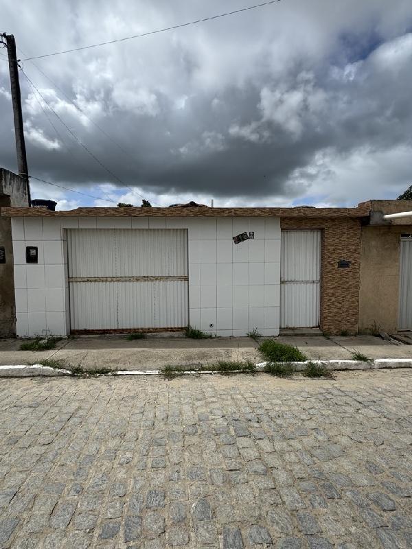 Casa em Belo Jardim, Josú Maciel, Rua Terezinha Pereira Barbosa, N. 120, Lt 30 Qd I, PE. Área: 50.26m2