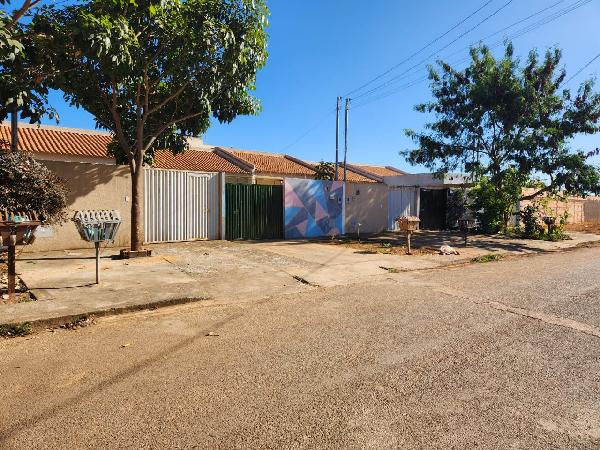 Casa em Luziânia, Cidade Jardim Marilia, Quadra E 3, N. Sn, Cs 01 Lt 26 Av Goias, GO. Área: 69.54m2