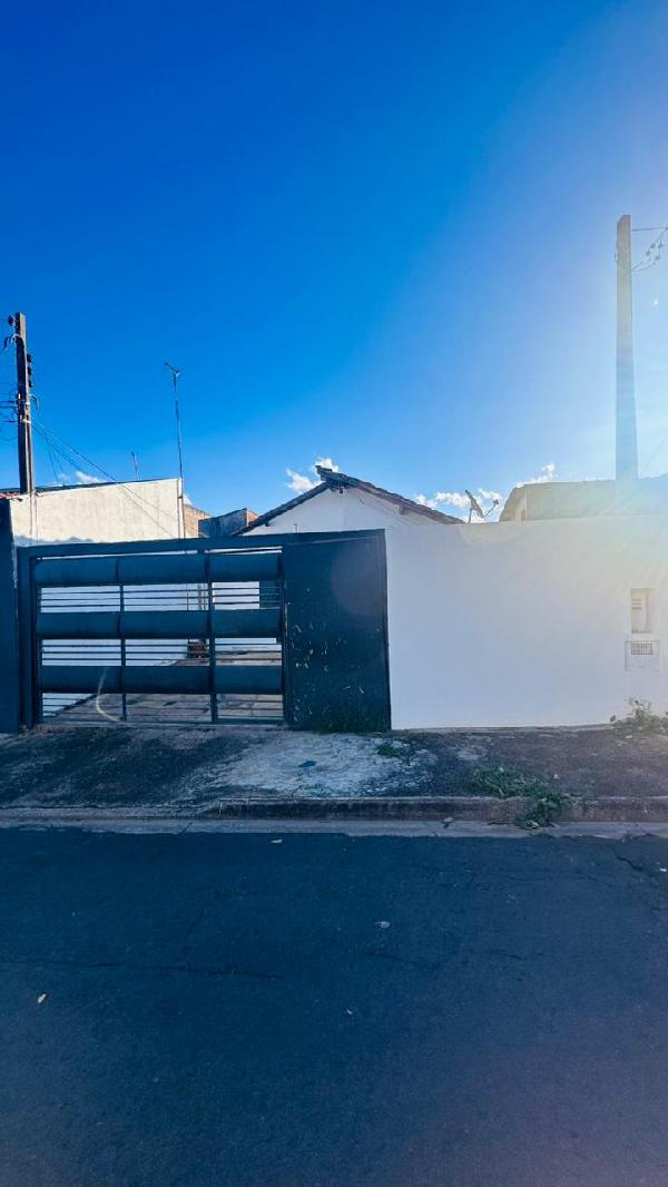 Casa em Marília, Conjunto Residencial Alcir Raineri, Rua Joao Batista Vrech, N. 153,, SP. Área: 92.86m2