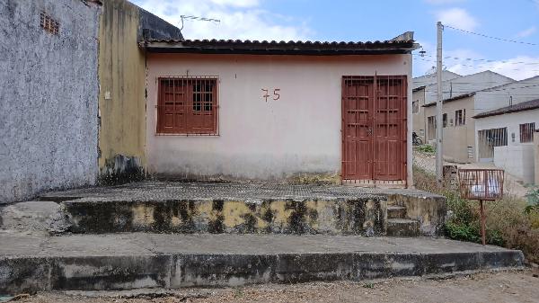Casa em Gravatá, Cruzeiro, R Neuza Bezerra Da Silva, N. 75, Lt 37-A, Qd O, PE. Área: 52.32m2
