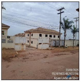 Casa em Águas Lindas de Goiás, Parque Da Barragem Setor 11, Rua 38, N. Sn, Apto 202, Bl E, Lt 11, Qd 85, Cj A, Setor 11, GO. Área: 63m2