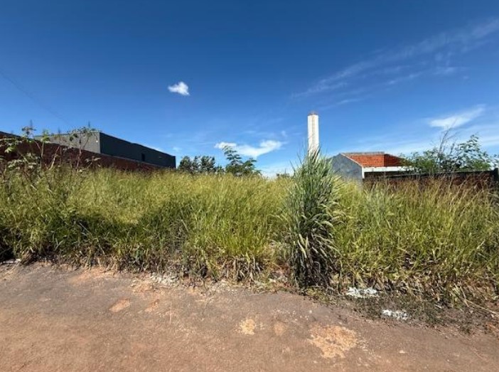 Terreno em Planaltina, Setor Aeroporto Muti, Rua 18, Qd 14, Lt 03-A, GO. Área: 189m2