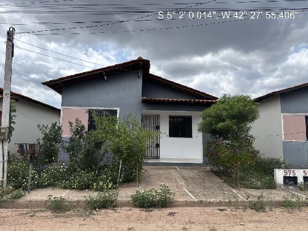 Casa em Altos, Centro, Rua AntÔNio Ribeiro, N. 575,, PI. Área: 61.75m2