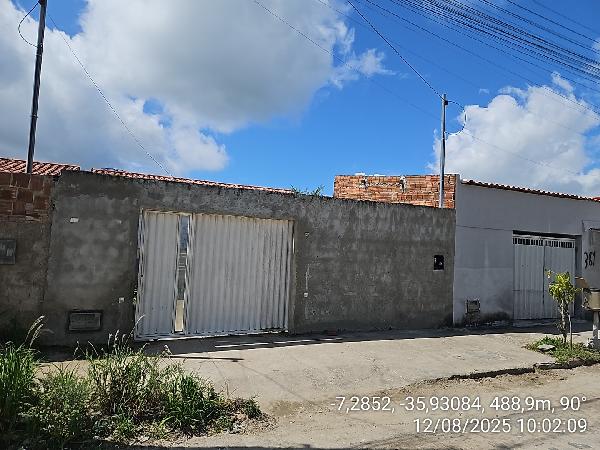 Casa em Campina Grande, Cidades, Rua Aluizio Jose De Araujo, N. 375, Lt 05 Qd I, PB. Área: 50m2