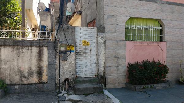 Casa em São Gonçalo, Rocha, Rua Juiz Carvalho Paiva, N. 145, .Cs 3, RJ. Área: 24m2