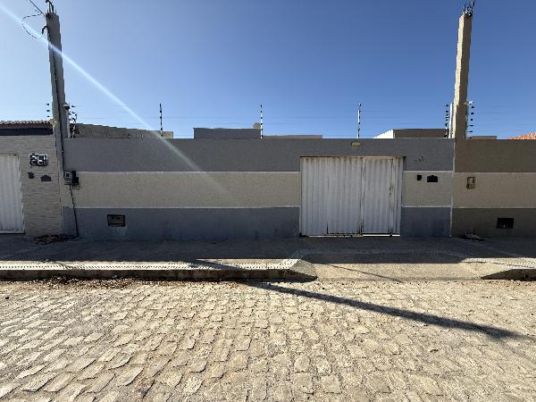 Casa em Mossoró, Santa Delmira, Rua Claudionor Amancio De Oliveira, N. 271, Lote 333 Qd 12, RN. Área: 77.55m2