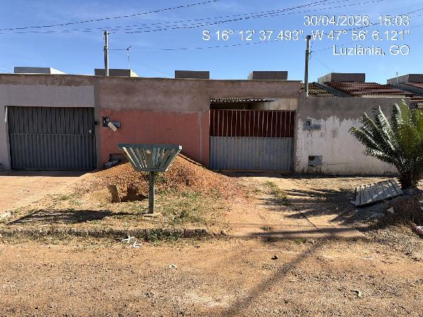 Casa em Luziânia, Parque Alvorada Ii, Rua 61, N. Sn, Casa 01 Quadra 217 Lote 38, GO. Área: 56.14m2