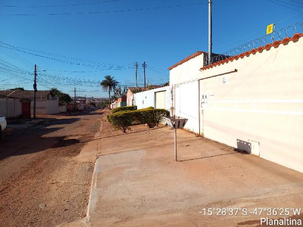 Apartamento em Planaltina, Setor Aeroporto 1 Et, Qd 27 Lt 05, N. Sn, Apto 202, GO. Área: 74.3m2