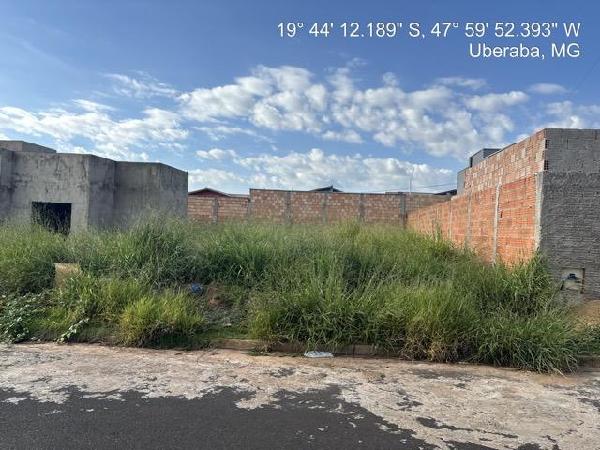 Terreno em Uberaba, Loteamento Ilha Bela, Rua Ademar Da Silva, N. 3/84.522, Qd B1 Lt 14, MG. Área: 200m2