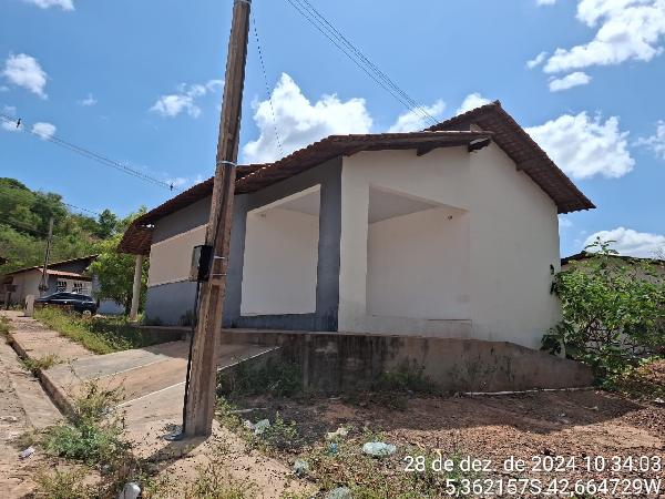 Casa em Demerval Lobão, Cidade Nova, Rua Mato Grosso, N. 998,, PI. Área: 65.67m2