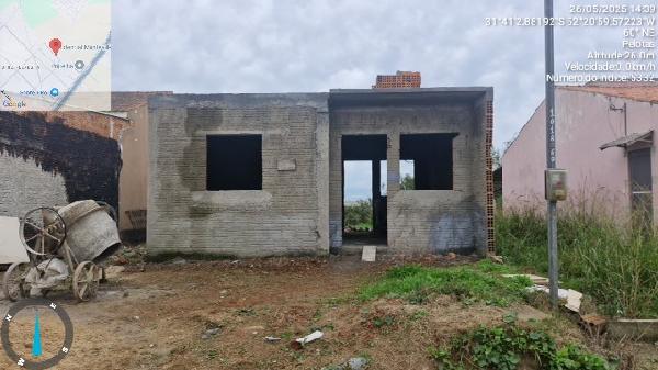 Terreno em Pelotas, Tres Vendas, Rua Vereador Paulo Aci Teixeira - Interior 60, N. 1018,, RS. Área: 35m2