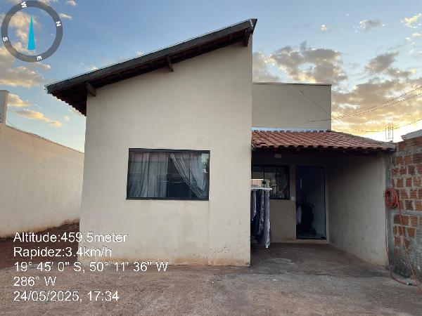 Casa em Iturama, Centro, Rua Mirassol, N. 236,  Lote 27 Quadra 09, MG. Área: 43m2
