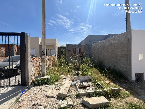 Casa em Pelotas, Três Vendas, Rua Paulo Aci Teixeira, N. 1018, Lt 01, Qd 13,, RS. Área: 125m2