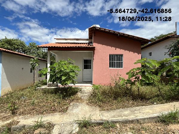 Casa em Monsenhor Gil, Uniao, Rua Travessa Olho Dagua, N. 233,, PI. Área: 52m2