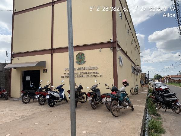 Casa em Altos, Bairro Ciana, Rua GrajaÚ, N. 677,, PI. Área: 63.71m2