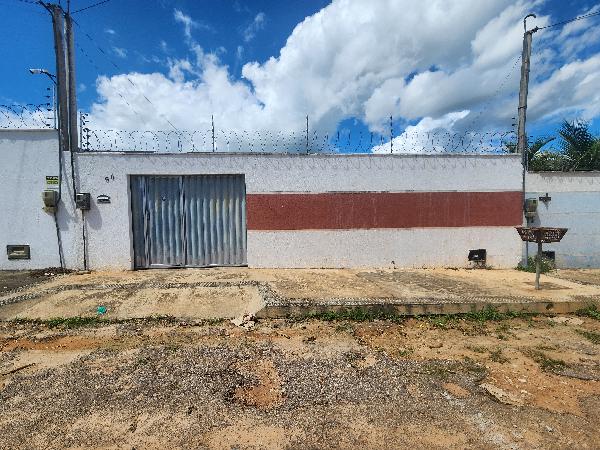 Casa em Mossoró, Redencao, Rua Francisco Tomaz De Oliveira, N. 50, Lt 48 Qd 05, RN. Área: 70m2
