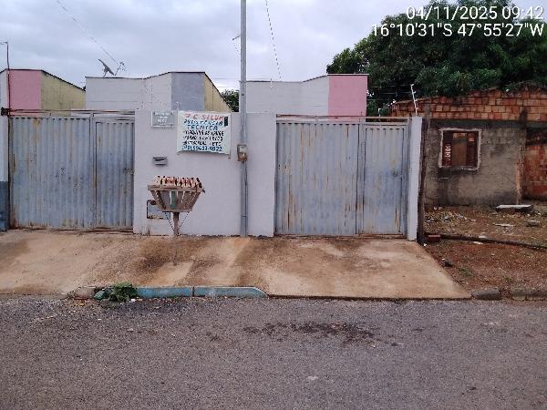 Casa em Luziânia, Cidade Industrial Fracaroli, Rua 15, N. Sn, Cs 01 Lt 08 Qd 05, GO. Área: 77.32m2