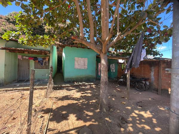 Casa em Padre Bernardo, Vila Divineia, Quadra 45 Lote 04 Rua Da Comodidade, N. Sn, Setor A, GO. Área: 62.16m2