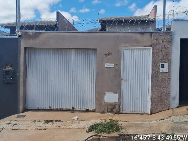 Casa em Montes Claros, Jardim Olimpico, Rua Lirio Do Vale, N. 291, Lt 05 Qd 32, MG. Área: 45m2