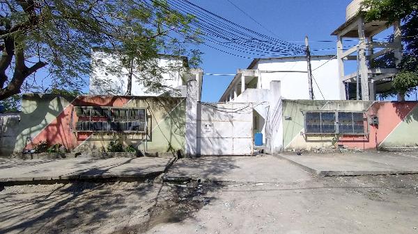 Casa em São Gonçalo, Marambaia, Rua Itaperuna, N. 307, Apto 23, Cs 23, Lt 31, Qd 09, RJ. Área: 39.04m2