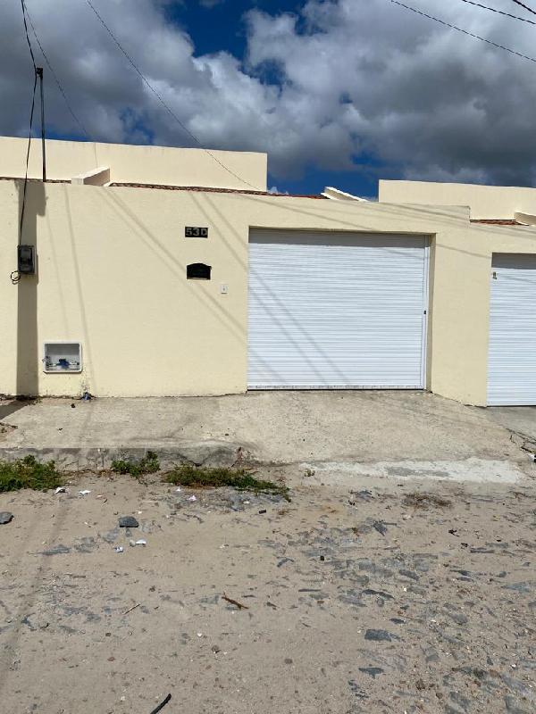 Casa em Horizonte, Carnaubal, Lt 02 Qd 01, N. 53d, Rua Croacia, CE. Área: 60.7m2
