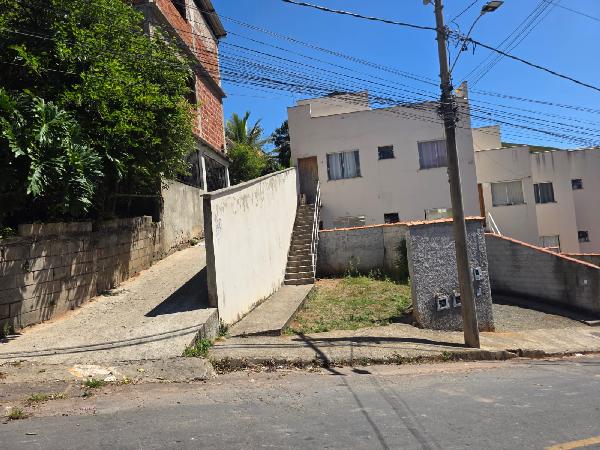 Casa em Juiz de Fora, Sao Damiao, Rua Sebastiao Roberto Schneider, N. 20,, MG. Área: 127.93m2