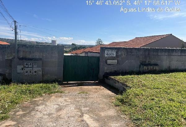 Casa em Águas Lindas de Goiás, Jardim Santa Lucia, Quadra  10, N. Sn, Cs C, 08a, GO. Área: 146.25m2