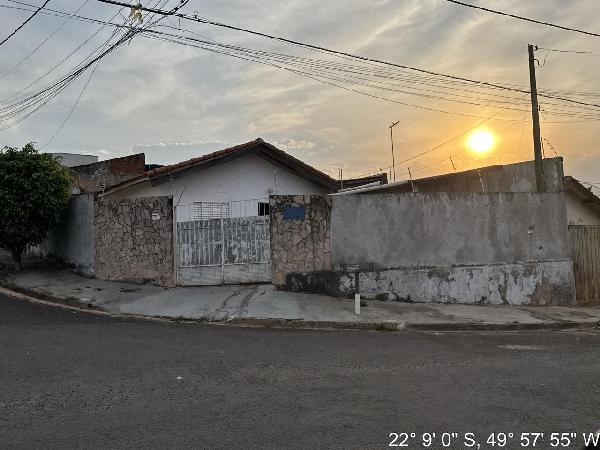 Casa em Marília, Professora Liliana De Sousa Gonzaga, Rua Miguel Morijo Netto, N. 221, Lt 18 Qd O, SP. Área: 37.2m2