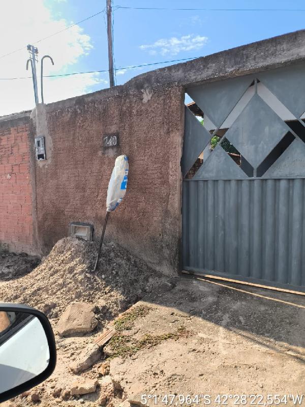 Casa em Altos, Bairro Ciana, Rua Grajau, N. 851,, PI. Área: 50.89m2