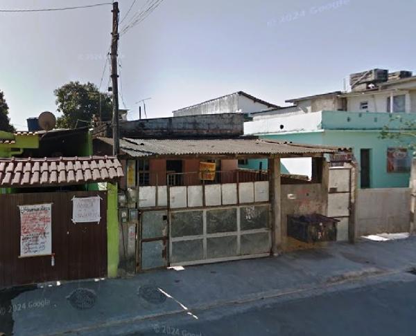 Casa em São Gonçalo, Jardim Catarina, Rua Jorge Lima, N. 395, Casa 01 Qd 92 Lt 10, RJ. Área: 72m2