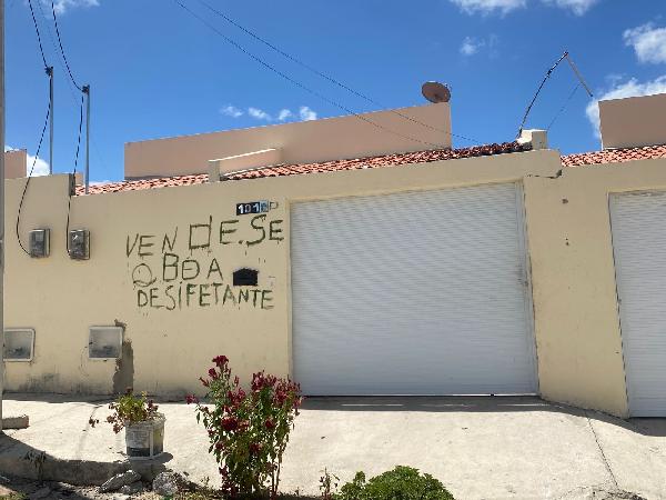 Casa em Horizonte, Residencial Dourado, Rua Croacia, N. 0, 101  D, CE. Área: 60.7m2