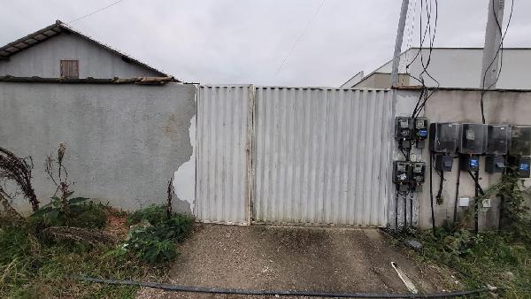 Casa em Magé, Ipiranga Guia De Pac, Rua Dona Maria, N. 64, Qd 01 Lt 05 Cs 03, RJ. Área: 51.85m2