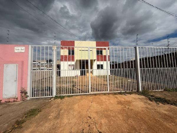 Apartamento em Cidade Ocidental, Dom Bosco, Quadra 14, N. Sn, Apto 202, Lt 19 R Vera Bicalho Vg 202, GO. Área: 49.5m2