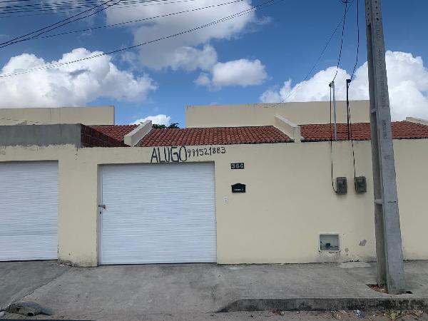 Casa em Horizonte, Distrito Dourado, Rua Grecia, N. 36-C,, CE. Área: 60.7m2