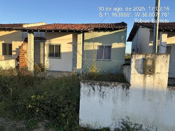 Casa em Tobias Barreto, Bom Jardim, Rua Lagarto, N. 238, Lt 32 Qd 11, SE. Área: 55.84m2