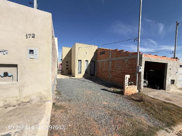 Casa em Paraopeba, Vila Dos Ipes, Rua Ipe Purpura, N. 170, 1612a, MG. Área: 38m2