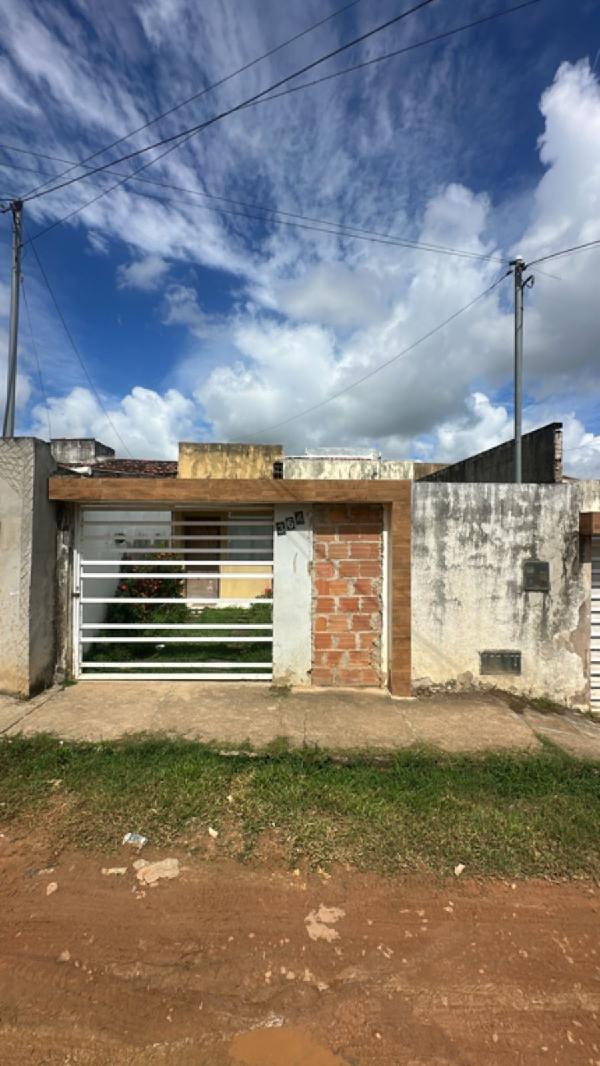 Casa em Nossa Senhora do Socorro, Compexo Jardim, Rua 14 De Fevereiro, N. 399, Lt 22, C1,Qd 32, Lt Jardim Rosa De Mai, SE. Área: 60.89m2