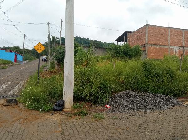 Terreno em Cariacica, Vale Dos Reis, Rua Rei Servio Tulio, N. Sn, Lt 18 Qd 21, ES. Área: 300m2