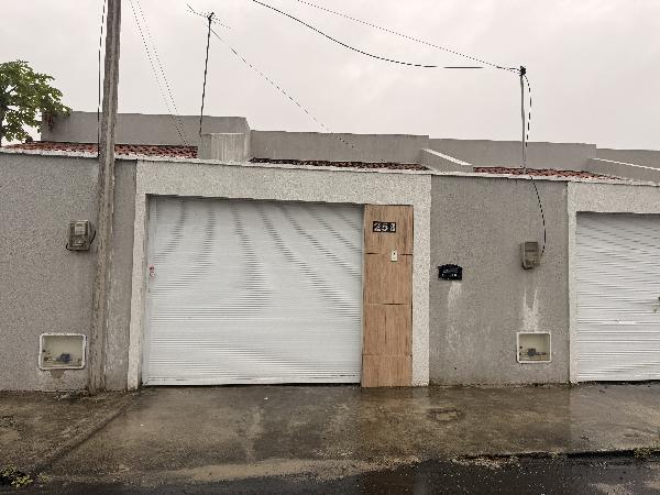 Casa em Horizonte, Mal Cozinhado, Rua Nice, N. 25-B,, CE. Área: 71.71m2