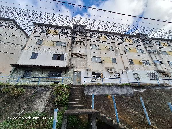Apartamento em Salvador, Cajazeiras V, Rua Walfrido Moraes, N. 06, Apto 301, Bl 06, BA. Área: 49.25m2