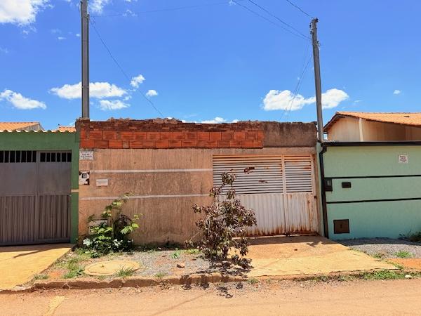Casa em Planaltina, Setor Aeroporto (mutirao), Quadra 11, N. Sn, Lt 02, GO. Área: 63m2