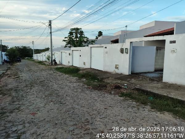 Casa em Horizonte, Vertente, Rua Romenia, N. 32d, Distrito Dourado, CE. Área: 66.15m2