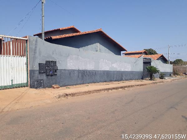 Casa em Planaltina, Setor Aeroporto (mutirao), Rua 18, N. Sn, Cs 02, Qd 10, Lt 02, GO. Área: 68.95m2